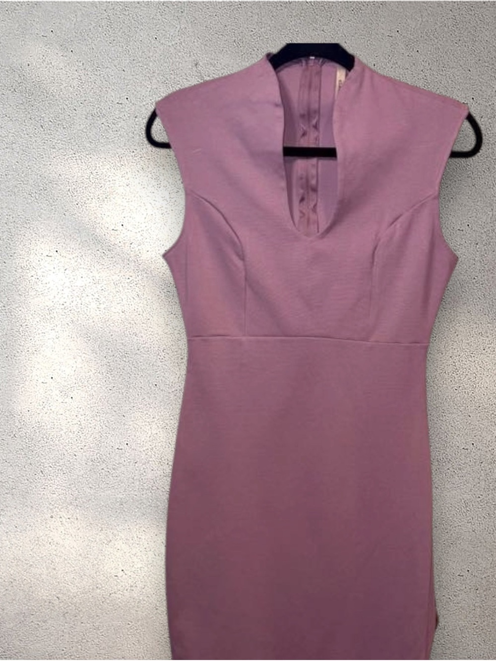 Sleeveless Lilac Sheath Dress